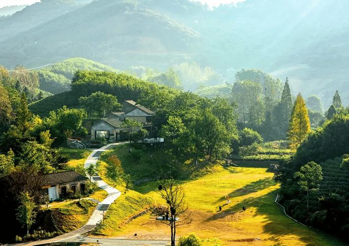 第一书记·第一发现｜Country Walk乡村里的松弛感
