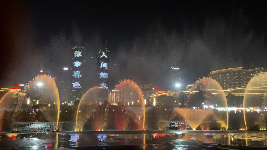 南昌秋水广场音乐喷泉五光十色#五零后 自驾游全中国纪实档案
