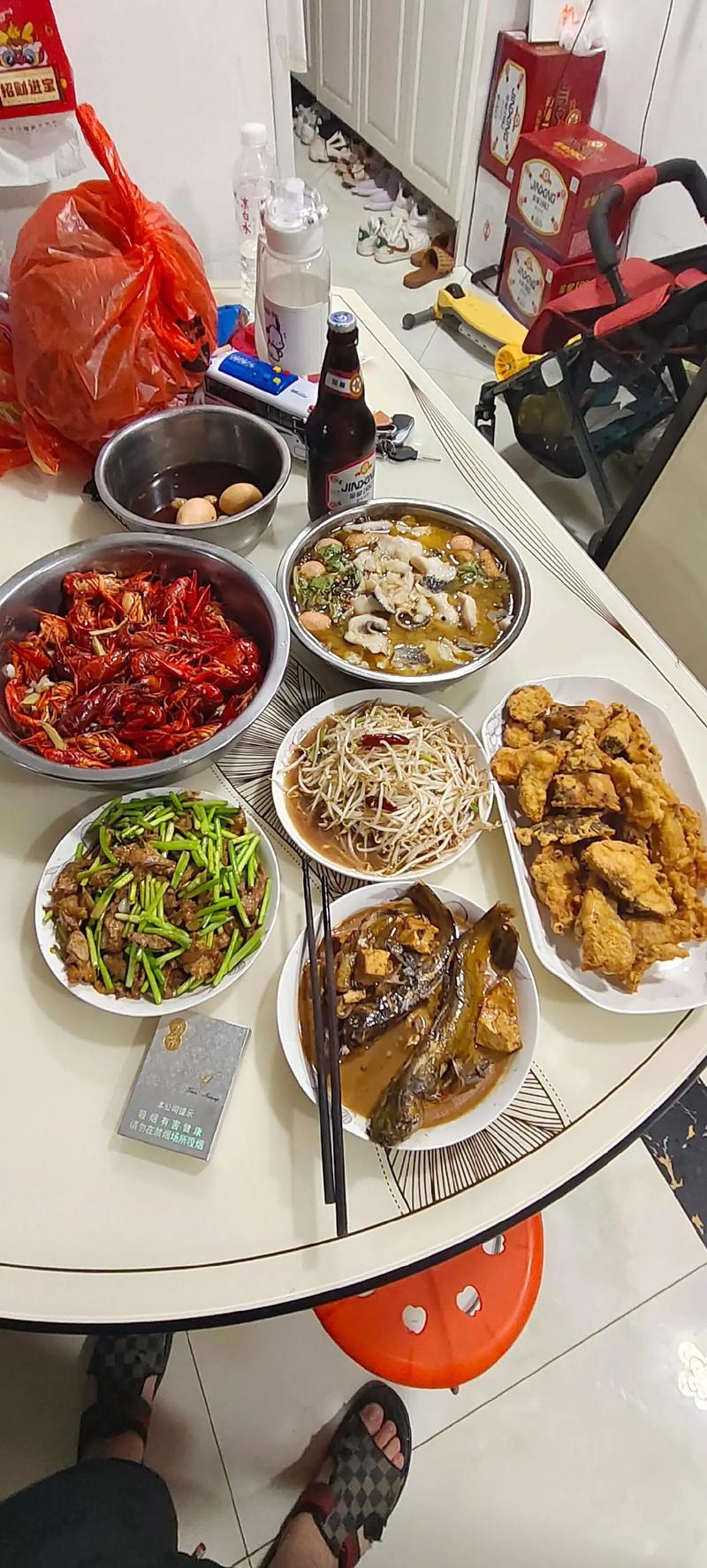 老婆随手做了一桌菜瞬间把老公的心给拴住了
