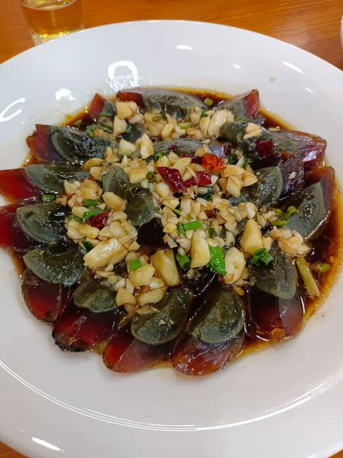凉拌皮蛋时，别忘加这3味料，不腥不涩，果然好吃！