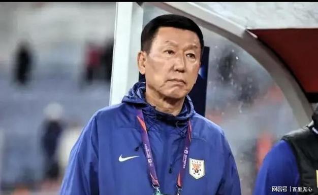 崔康熙和黄政宇聊了挺久 山东泰山 泰山队