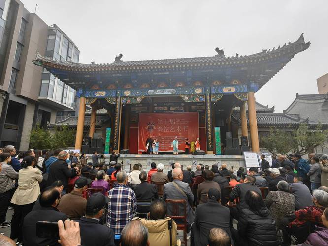 西北秦腔汇演盛况，天水伏羲庙3月28日下午4点秦腔氛围推向了高潮