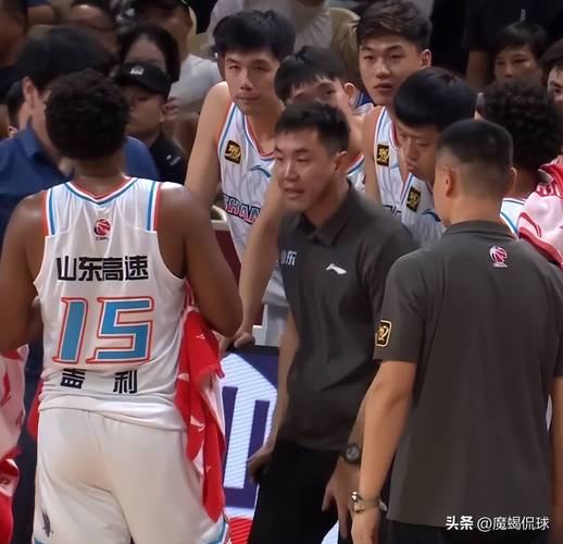是什么让山东男篮质变，就因为球员需要的是鼓励，而不是威胁！