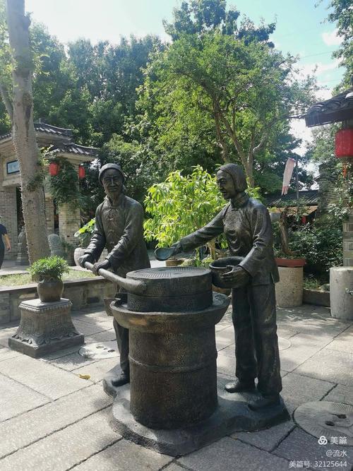 参观铜陵永泉小镇，人气旺，不过那里吃的面条量太少