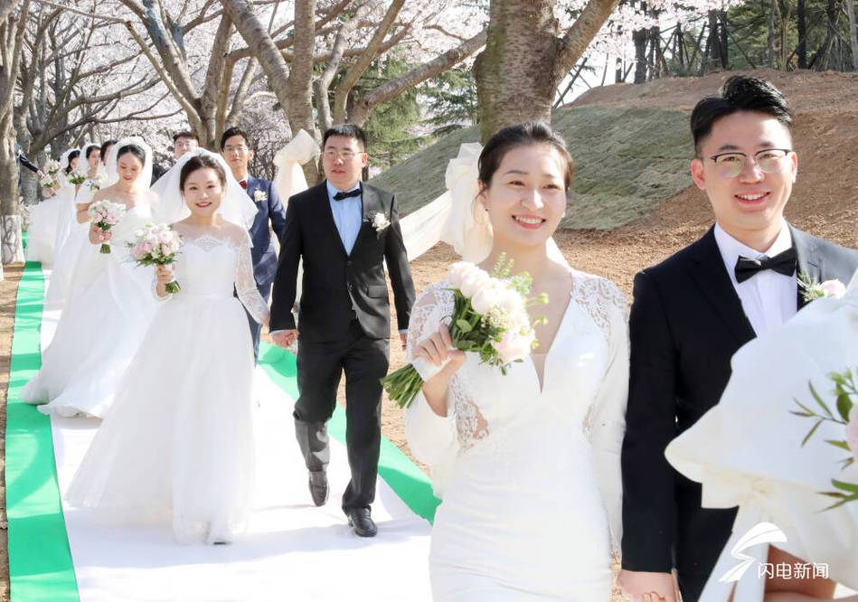 101对校友重返母校办婚礼：这才是教育该有的温度！