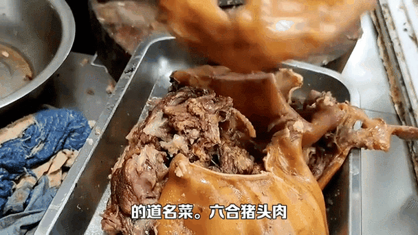 苏北小伙在南京六合卖猪头肉，鲜猪头焖煮4小时，软烂入口即化