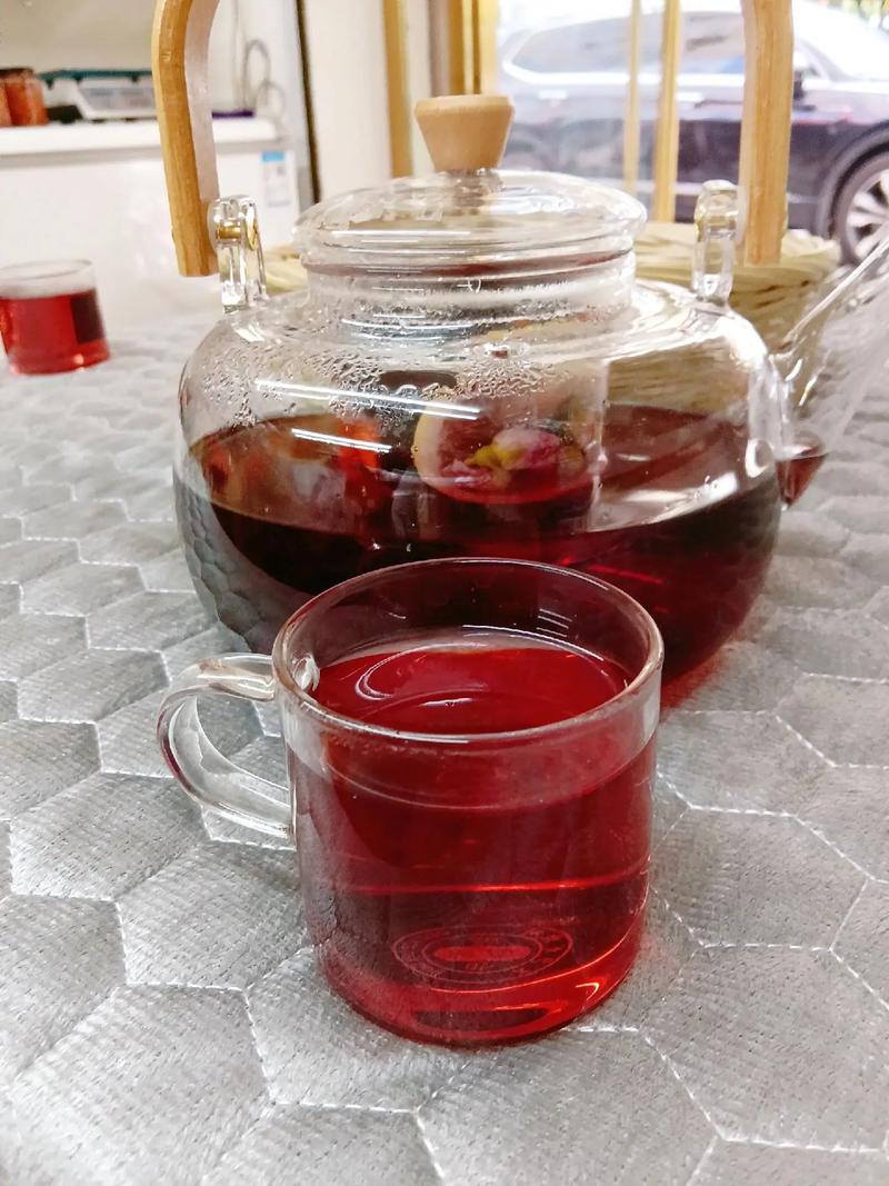 随手一泡，白到发光！抗氧王者”越喝越上头！桑葚茶