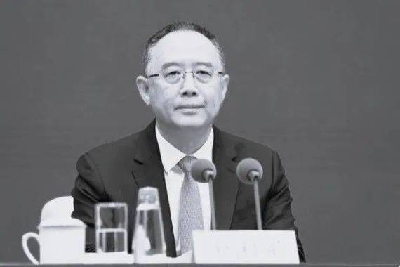 市委书记、市委秘书长等多人落马后，黄炳利被查 金湘军曾任该市市委书记