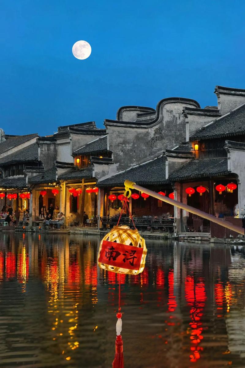 江南古镇很多，走进乌镇我们一起来细赏它的美。乌镇 水乡