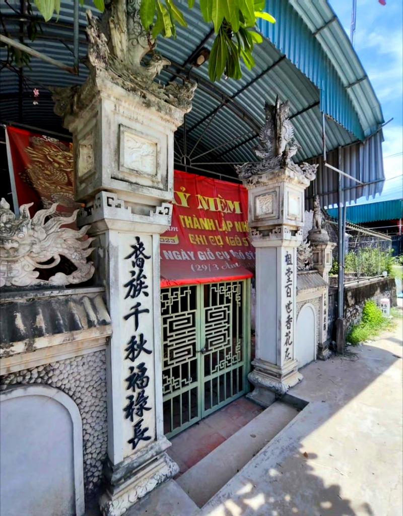 越南的寺庙 里面都是中国字