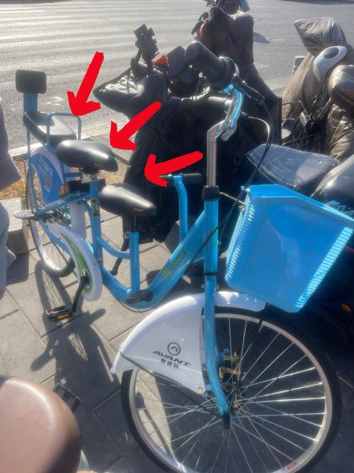 北京惊现新型自行车，引众人围观！