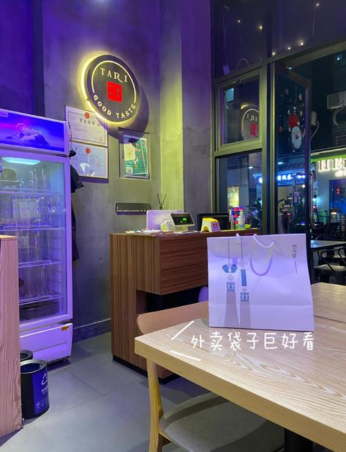 DONA姐妹品尝韩国便利店鸡肉、炒年糕和披萨！大口吃得超过瘾！