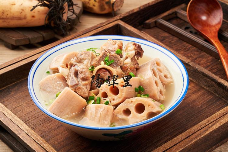 煲莲藕汤时，牢记“3要放，3不放”汤鲜味美又营养，清爽不油腻