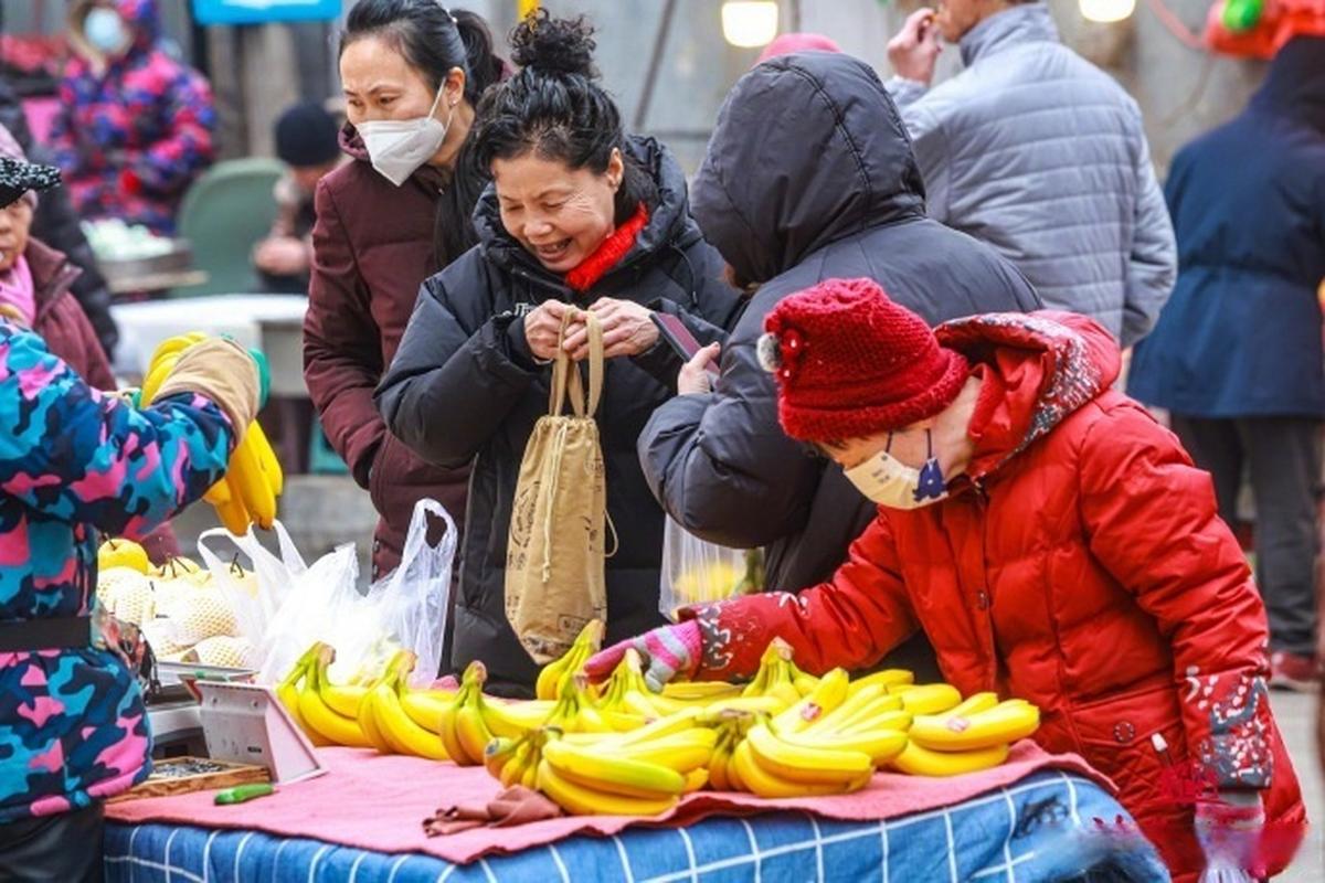 13南方人撑死在东北菜市场，干饭嘎嘎香！烟火气满满的碳水天堂！