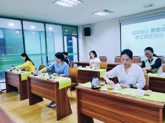 保亭举办茶艺培训班 推广茶文化助力打造“文化惠民”品牌