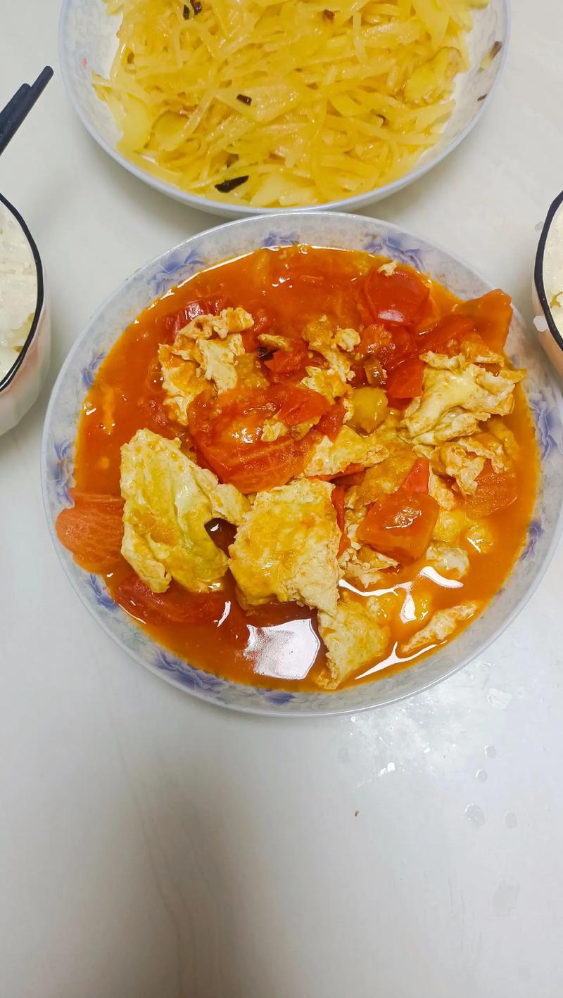 我俩兄妹三个从小就会做饭 记录生活日常