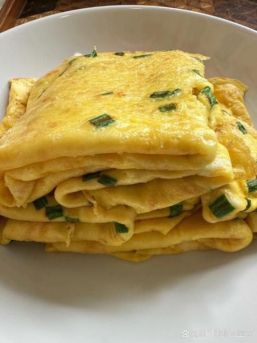 鸡蛋饼这么做，上桌全家都爱吃，营养美味又解馋，太香了