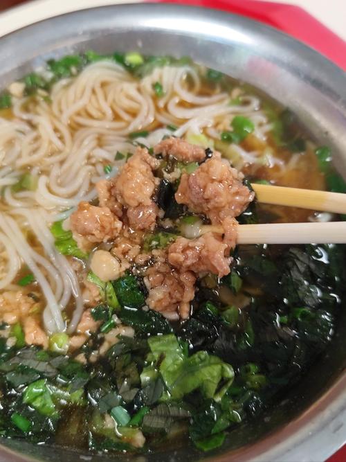 时隔3年又吃到这口让人上头的酸馊生榨米粉，居然又搬家了